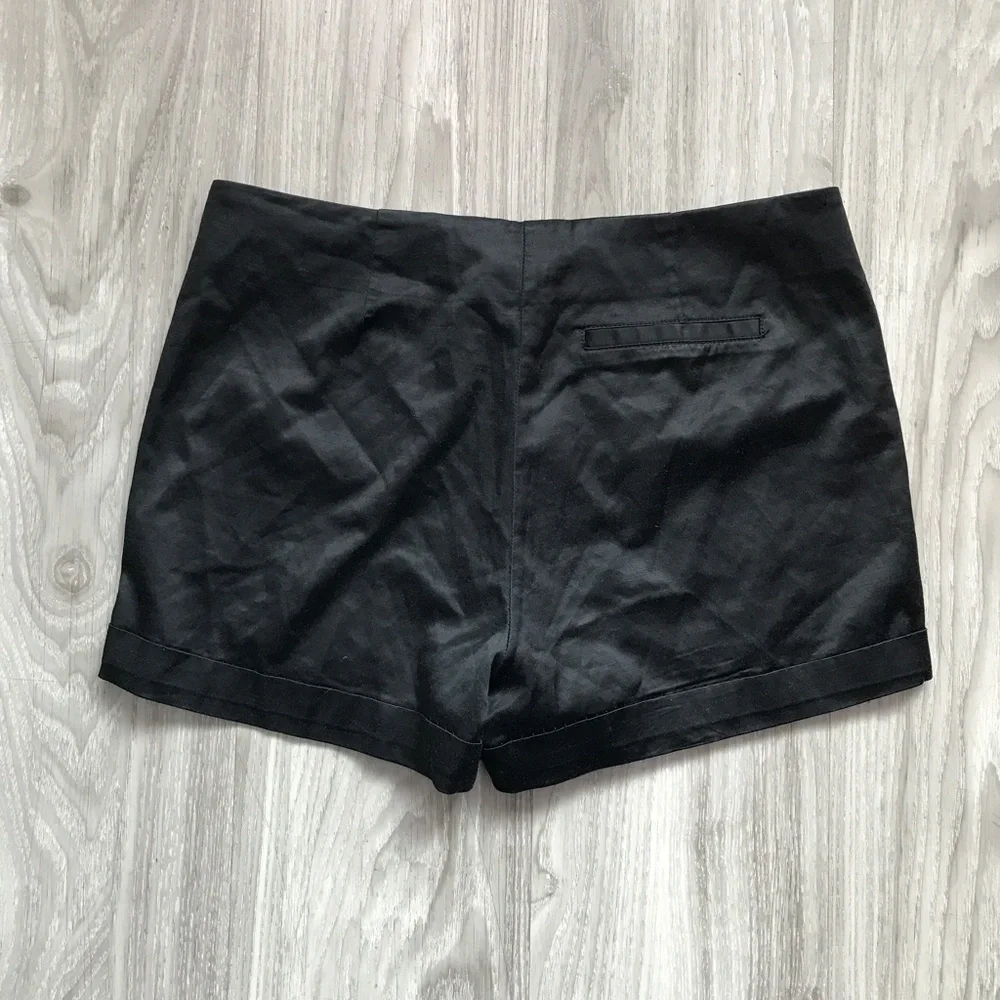 VTG BEBE WOMENS SHORTS BLACK SATIN FLAT FRONT 10